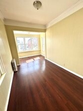 9419 107th St in Ozone Park, NY - Building Photo - Building Photo