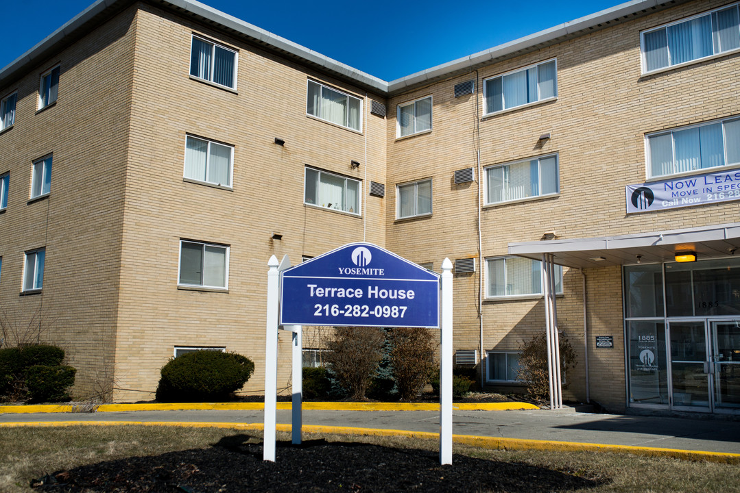 Terrace House Apartments in East Cleveland, OH - Building Photo