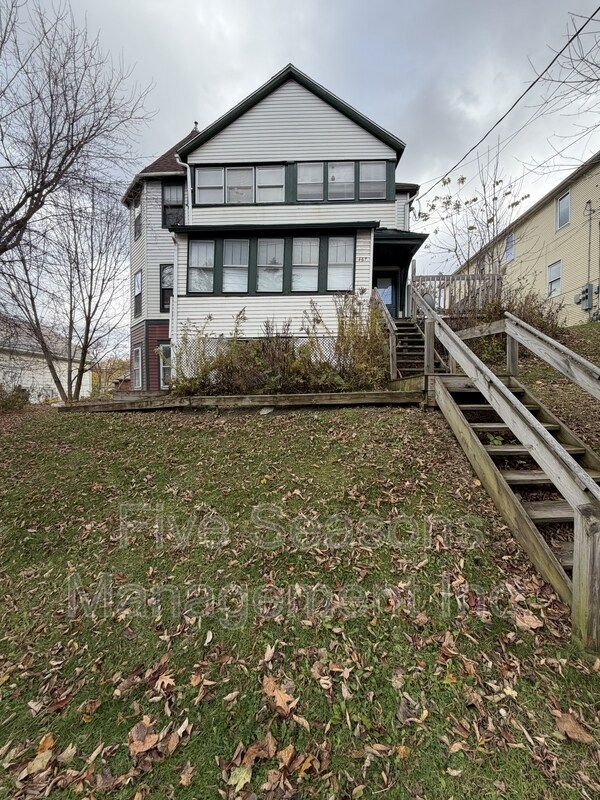 property at 465-467-467 Colchester Ave