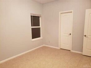 2716 Primrose Ave-Unit -4 in Edinburg, TX - Building Photo - Building Photo