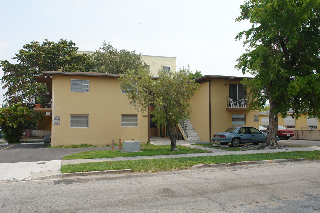 1065 NW 6th St in Miami, FL - Building Photo