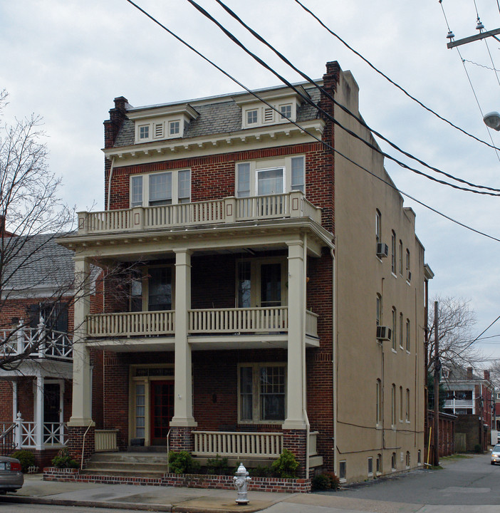 Wellington Apartments in Richmond, VA - Building Photo