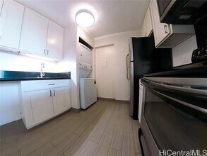 1122 Elm St in Honolulu, HI - Building Photo - Building Photo