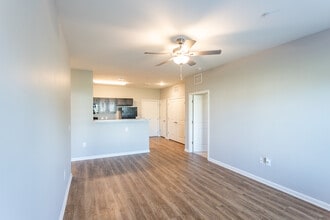 Limestone Trail Apartments in Lebanon, TN - Building Photo - Interior Photo