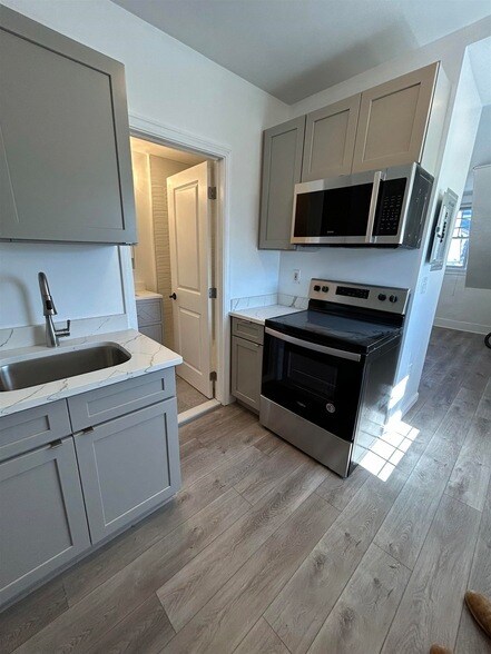 20 Chapel St, Unit 5 in Portsmouth, NH - Building Photo