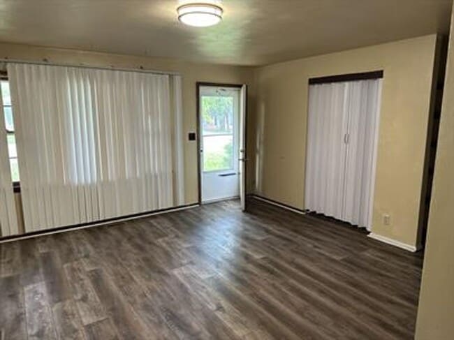 1405 Holly Hill Dr in Champaign, IL - Building Photo - Building Photo