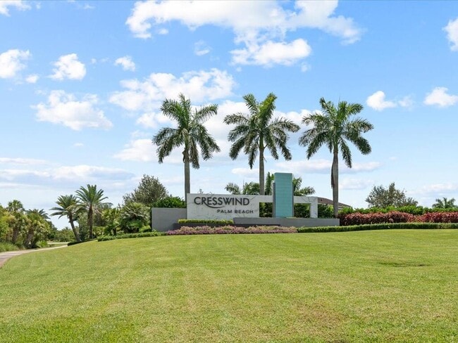 5577 St Armands Way