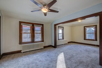 3314 Emerson Ave N, Unit Upper in Minneapolis, MN - Foto de edificio - Building Photo