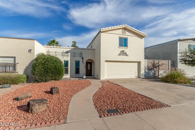 3037 S Country Club Way in Tempe, AZ - Building Photo - Building Photo
