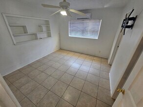 2032 NE 26th St in Wilton Manors, FL - Building Photo - Building Photo