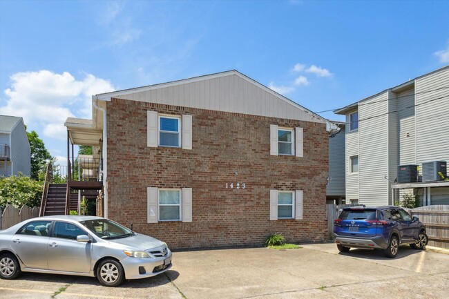 1423 E Ocean View Ave in Norfolk, VA - Building Photo - Building Photo