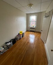 916 Beacon St, Unit 3 in Boston, MA - Building Photo - Building Photo