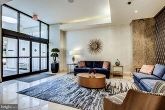 1011 Arlington Blvd in Arlington, VA - Foto de edificio - Building Photo