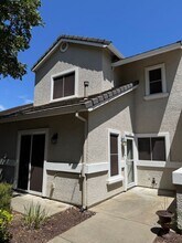 632 Shasta Oaks Cir in Roseville, CA - Building Photo - Building Photo