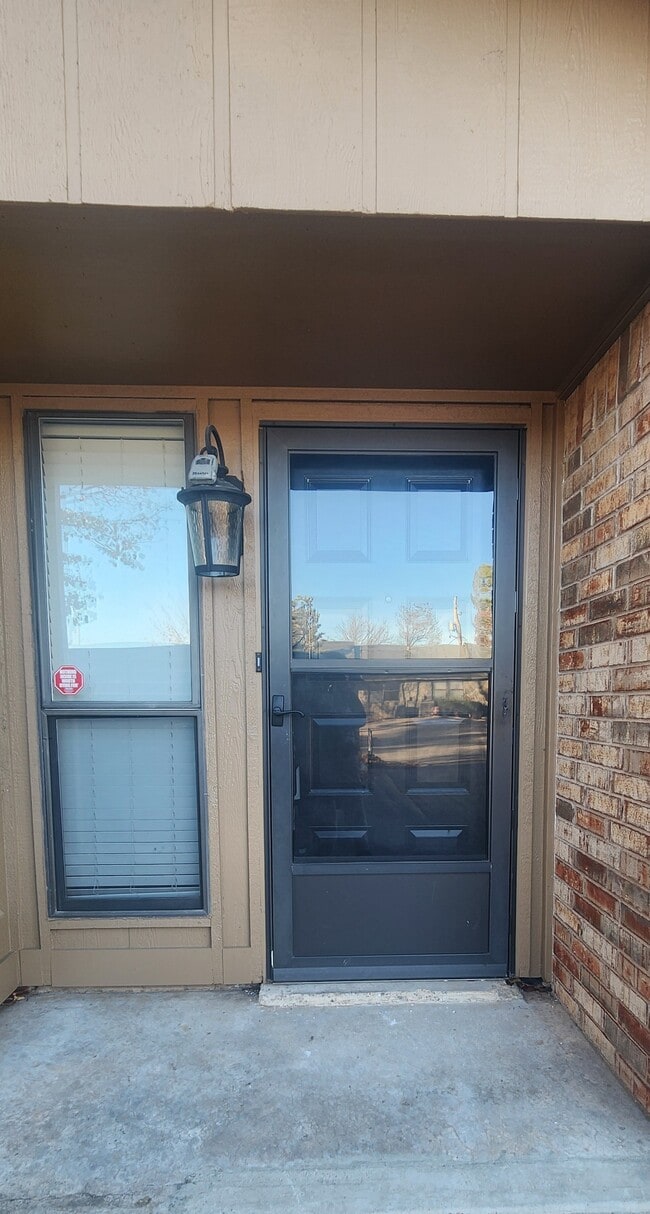 907 NE Tortoise Dr in Lawton, OK - Foto de edificio - Building Photo