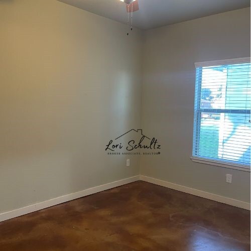 property at 790 E Boundary St