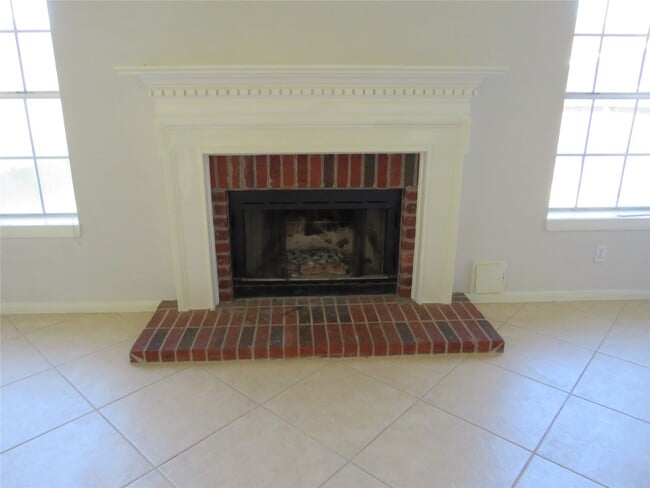 property at 2302 Plantation Bend Dr
