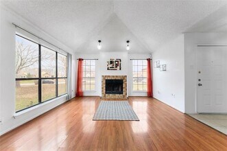 2923 Tanglewood Dr in Lancaster, TX - Foto de edificio - Building Photo