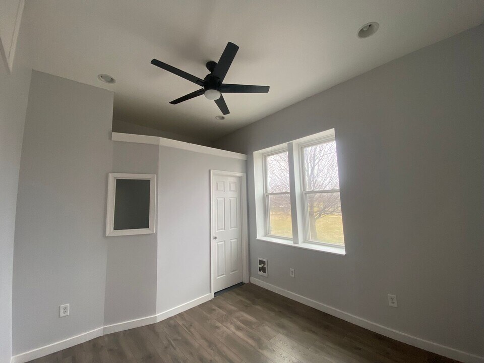 4359 N 9th St, Unit 4361-63-2F in Philadelphia, PA - Building Photo