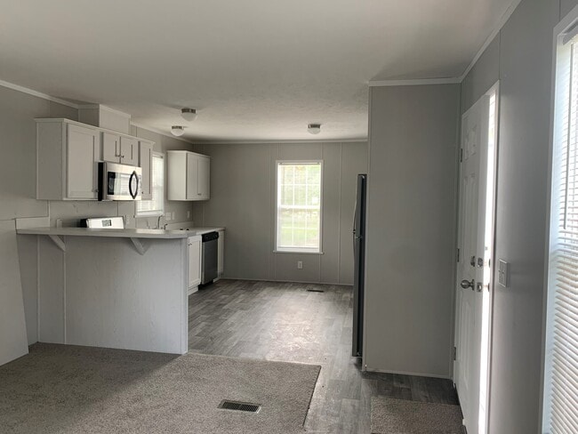 34 E Arizona in Belleville, MI - Building Photo - Building Photo