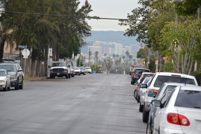 4533 Saturn St, Unit one in Los Angeles, CA - Building Photo - Building Photo