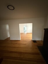 8436 Burns Ave, Unit First Floor in Cincinnati, OH - Foto de edificio - Building Photo