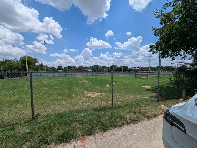 property at 625 Manco Rd