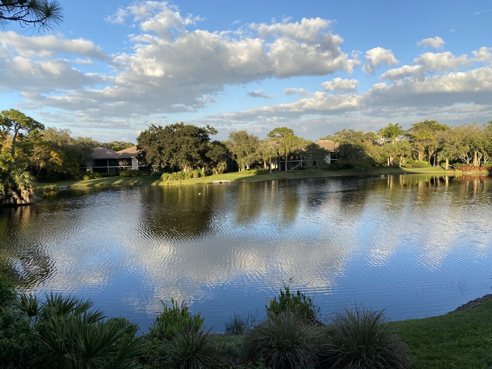 3330 Crossings Ct, Unit 206 in Bonita Springs, FL - Foto de edificio