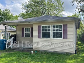 1023 S Worth Ave in Indianapolis, IN - Building Photo - Building Photo