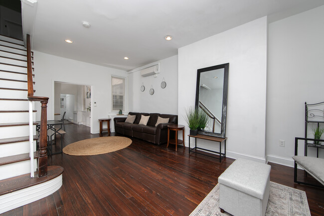 2452 E Lehigh Ave in Philadelphia, PA - Building Photo - Building Photo