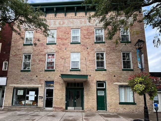 20 King St E in Cobourg, ON - Building Photo - Building Photo