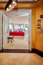 10225 Collins Ave, Unit 1703 in Bal Harbour, FL - Foto de edificio - Building Photo