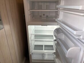 2410 N Hwy 25 W, Unit T in Williamsburg, KY - Foto de edificio - Building Photo