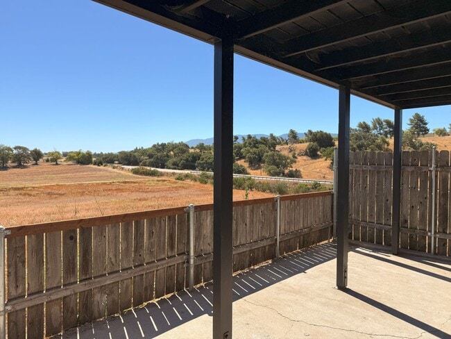 1060 Faraday St in Santa Ynez, CA - Building Photo - Building Photo