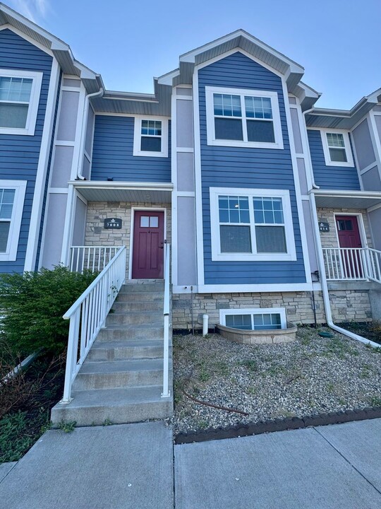 7008 Kentwell Ln in Lincoln, NE - Foto de edificio