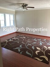 671 Bell Ave in Elyria, OH - Foto de edificio - Building Photo