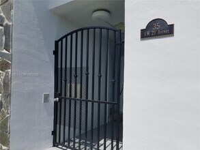 35 SW 21st Ave in Miami, FL - Building Photo - Building Photo