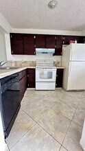 20800 NE 8th Ct, Unit 20317 in Miami, FL - Building Photo - Building Photo
