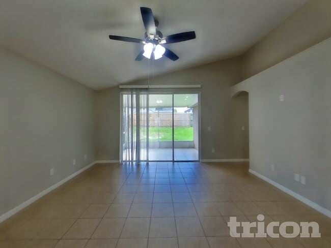 133 Fern Springs St in Debary, FL - Foto de edificio - Building Photo