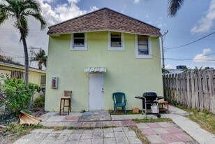 419 S J St in Lake Worth, FL - Building Photo