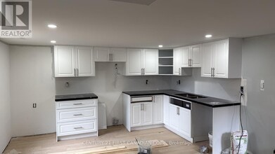 65 Irving Pl in London, ON - Building Photo - Building Photo