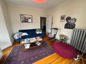 51 Ibbetson St, Unit 1 in Somerville, MA - Foto de edificio - Building Photo