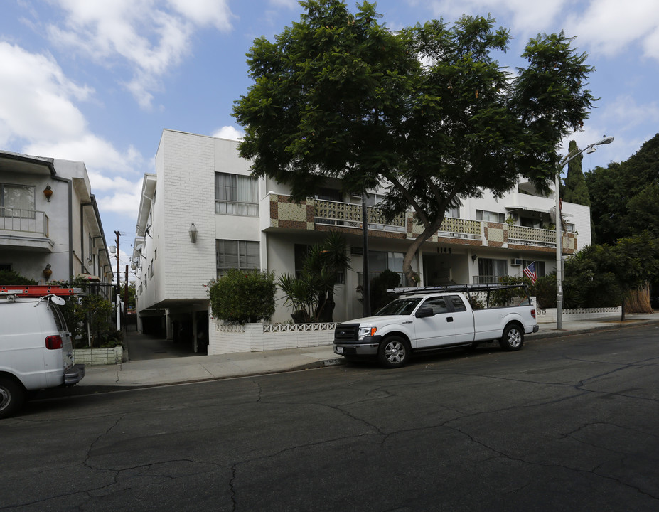 1145 N Ogden Dr in Los Angeles, CA - Building Photo