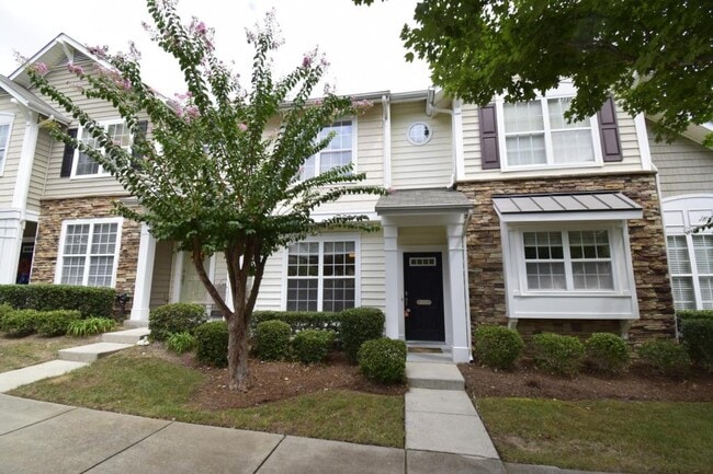 property at 1077 Woodglen Ln