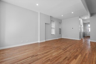 858 N Paulina St, Unit 1 in Chicago, IL - Building Photo - Building Photo