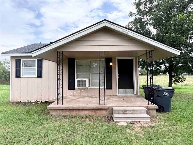 property at 1513 P B Ln