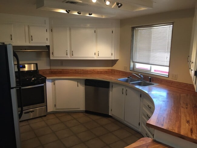 6231 N Keeney Cir in Prescott Valley, AZ - Building Photo - Building Photo