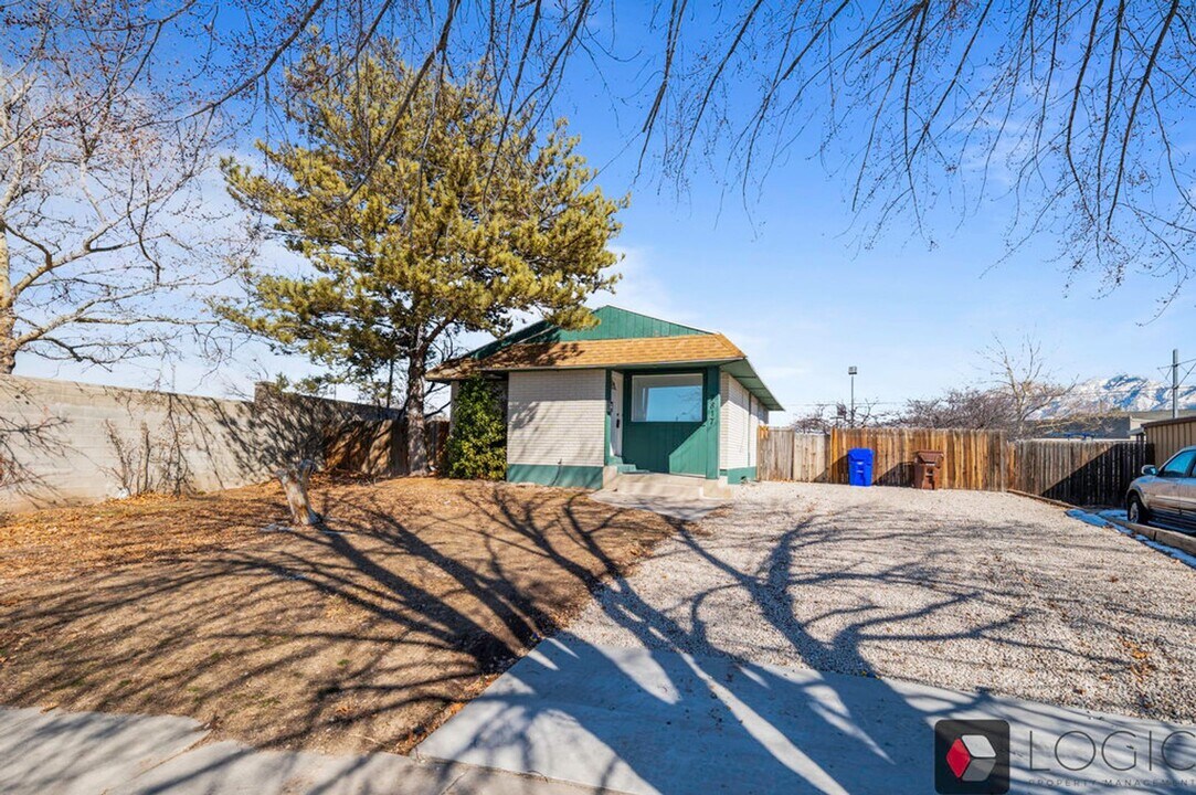 7817 Taft St in Midvale, UT - Foto de edificio