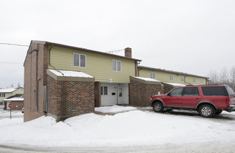 Graysherwoods Apartments in Hibbing, MN - Building Photo - Building Photo