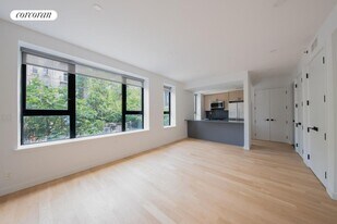 130 Diamond St in Brooklyn, NY - Building Photo